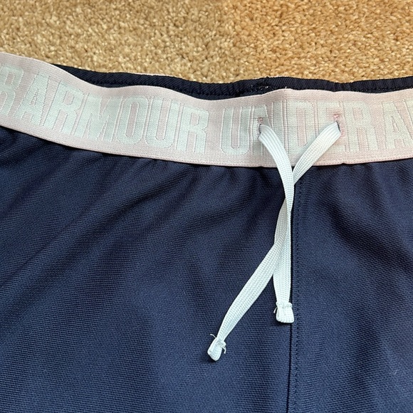 Under Armour Shorts - Picture 2 of 3